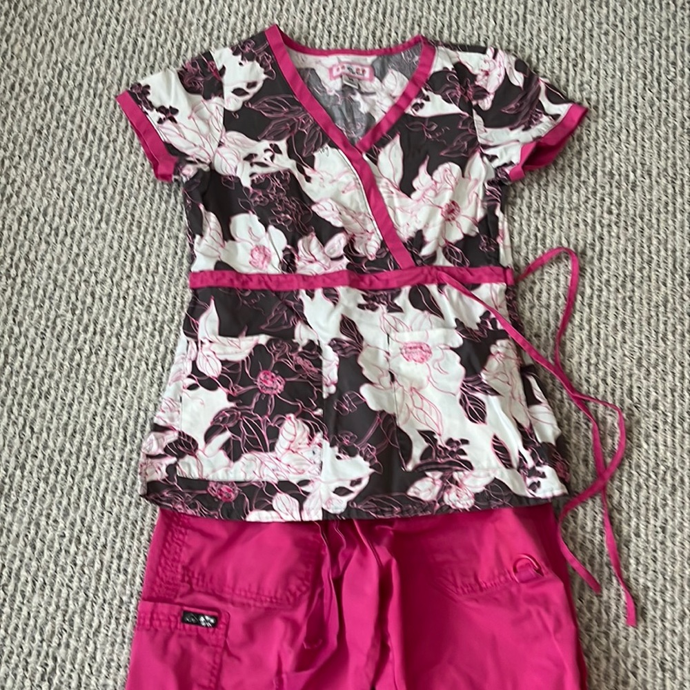Koi scrub set